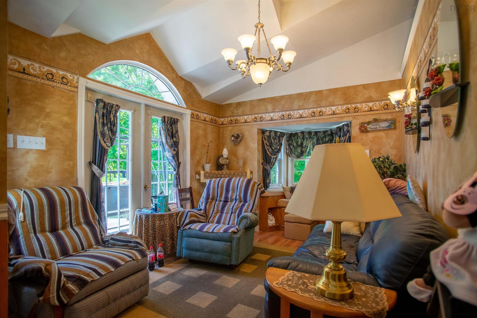6536 Highway 340, Weymouth, NS - Indoor Photo Showing Living Room