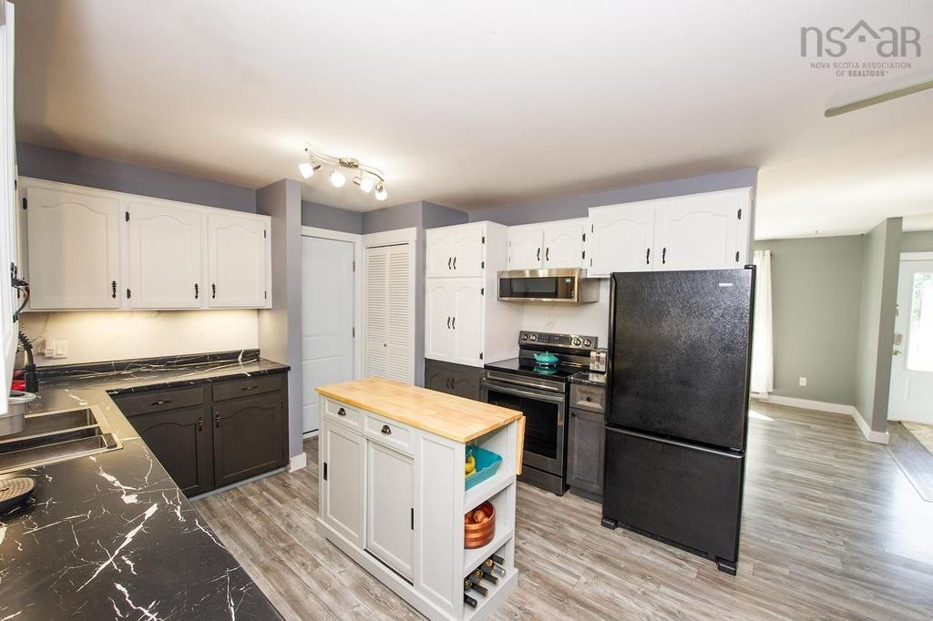 46 Franklin Drive, Truro Heights, NS - Indoor Photo Showing Kitchen With Double Sink