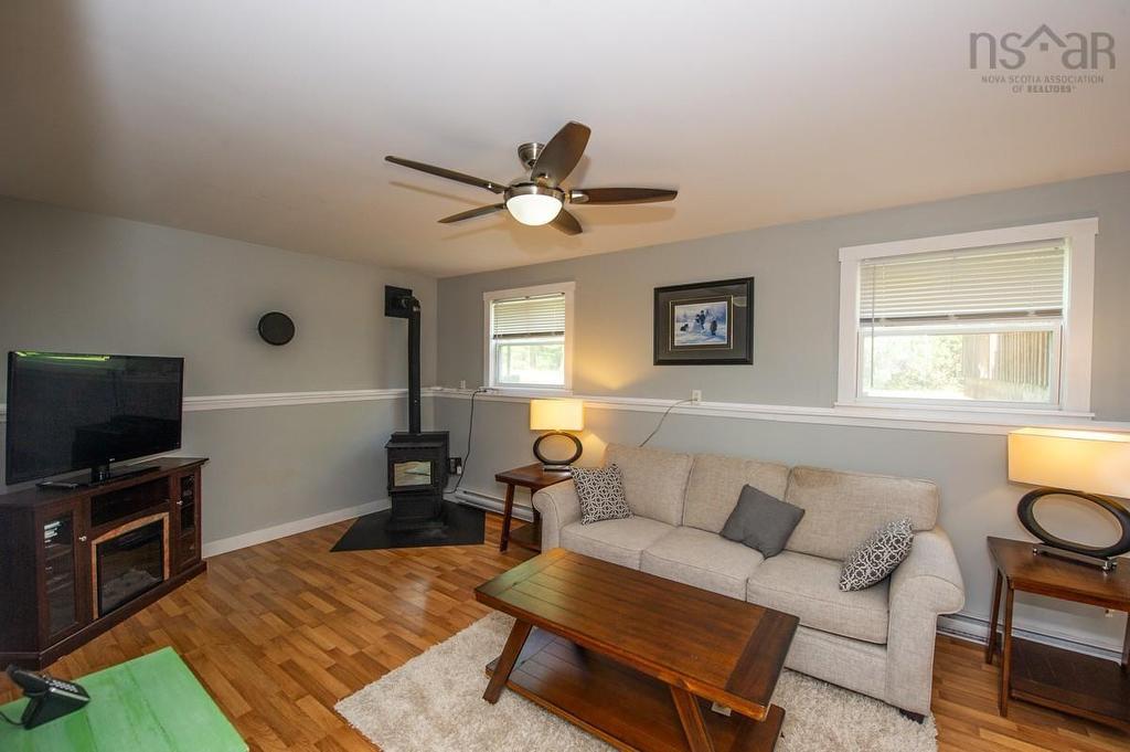 46 Franklin Drive, Truro Heights, NS - Indoor Photo Showing Living Room