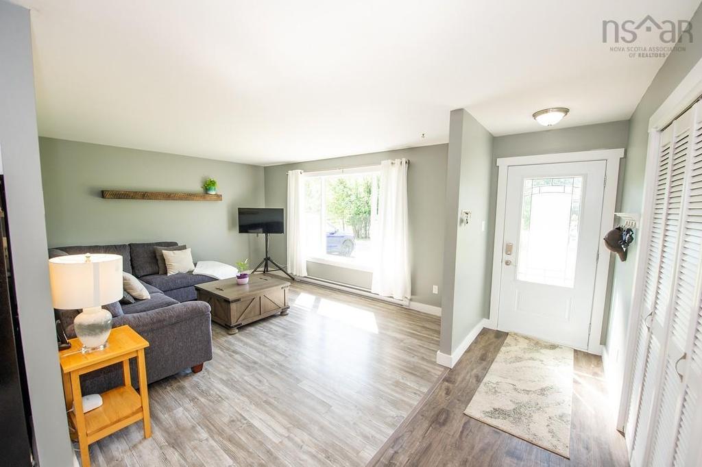 46 Franklin Drive, Truro Heights, NS - Indoor Photo Showing Living Room