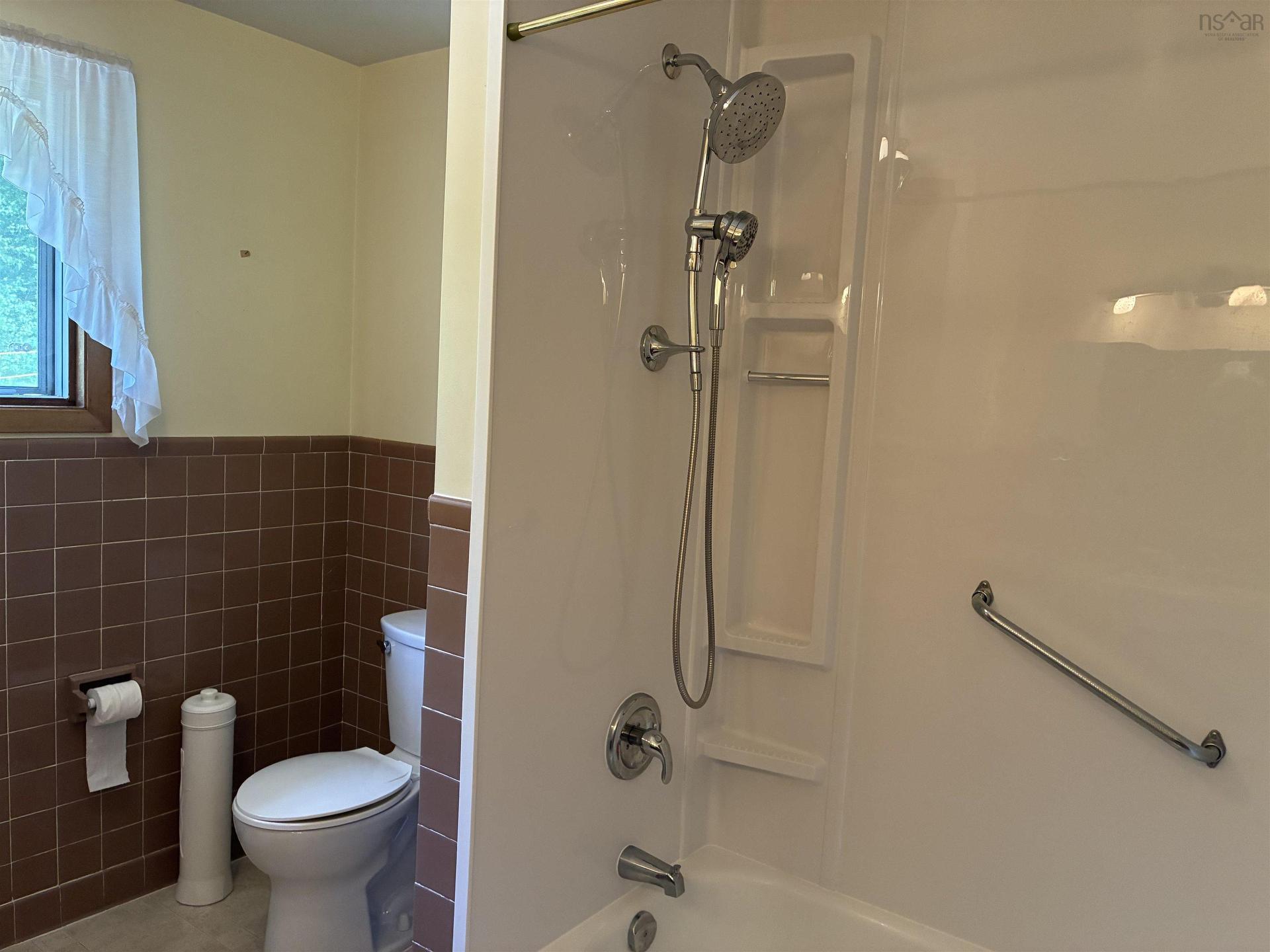 85 Brookside Branch Road, Brookside, NS - Indoor Photo Showing Bathroom