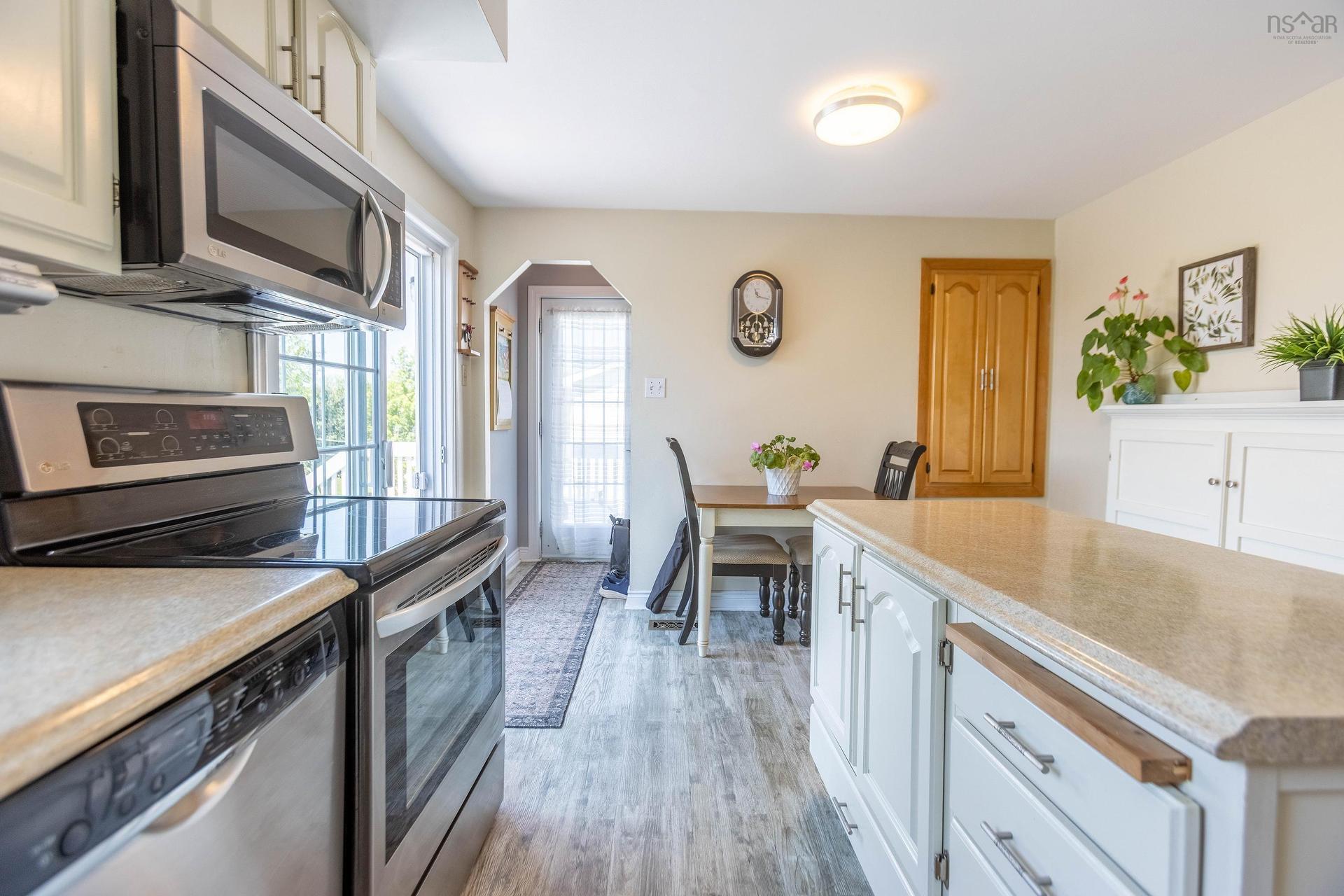 75 Willow Street, Amherst, NS - Indoor Photo Showing Kitchen