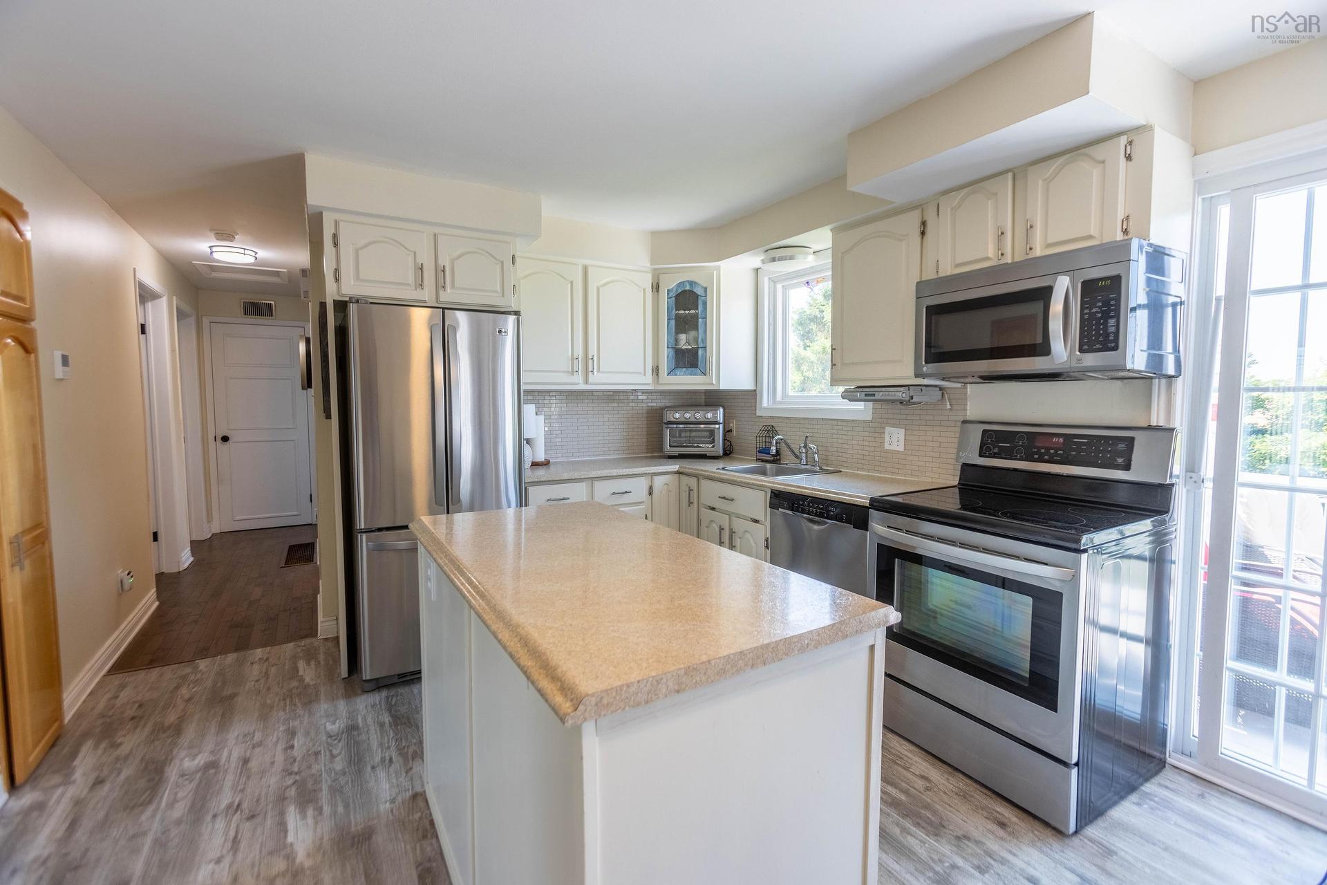 75 Willow Street, Amherst, NS - Indoor Photo Showing Kitchen
