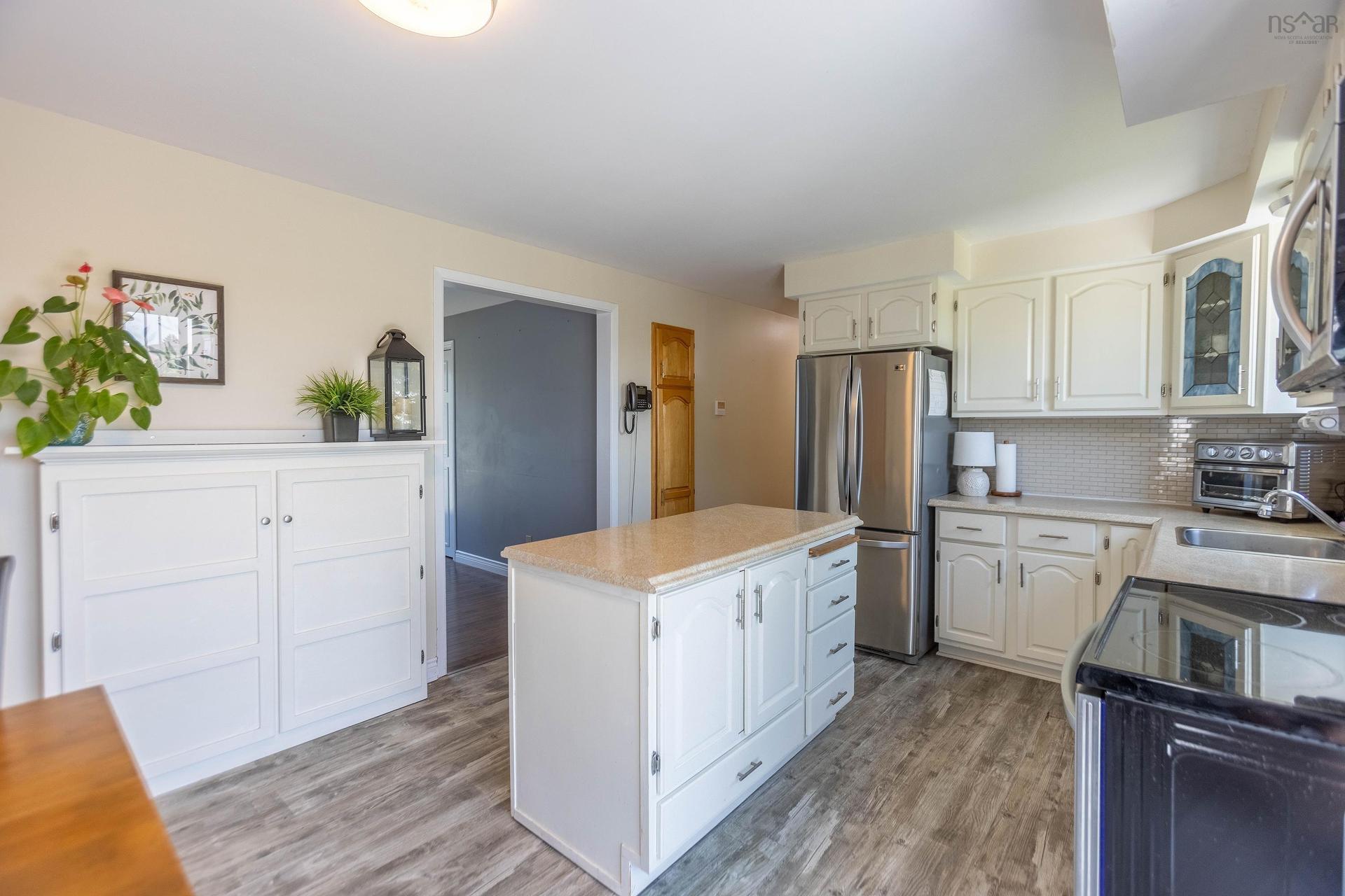 75 Willow Street, Amherst, NS - Indoor Photo Showing Kitchen