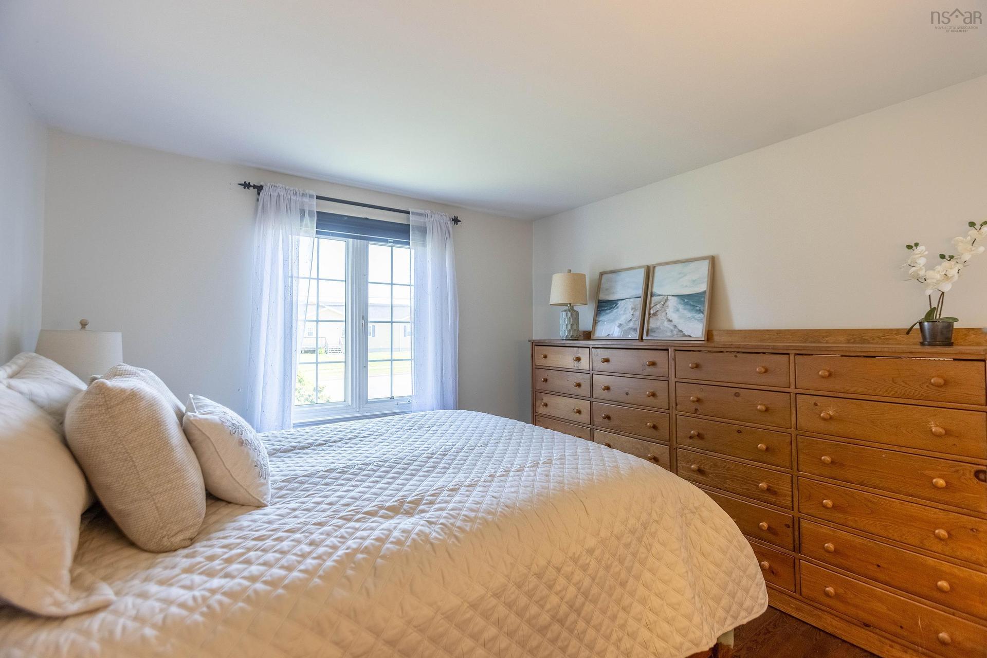75 Willow Street, Amherst, NS - Indoor Photo Showing Bedroom