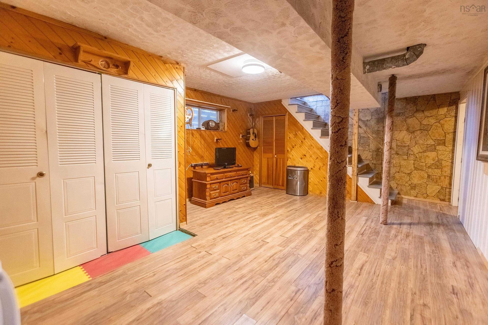 75 Willow Street, Amherst, NS - Indoor Photo Showing Other Room