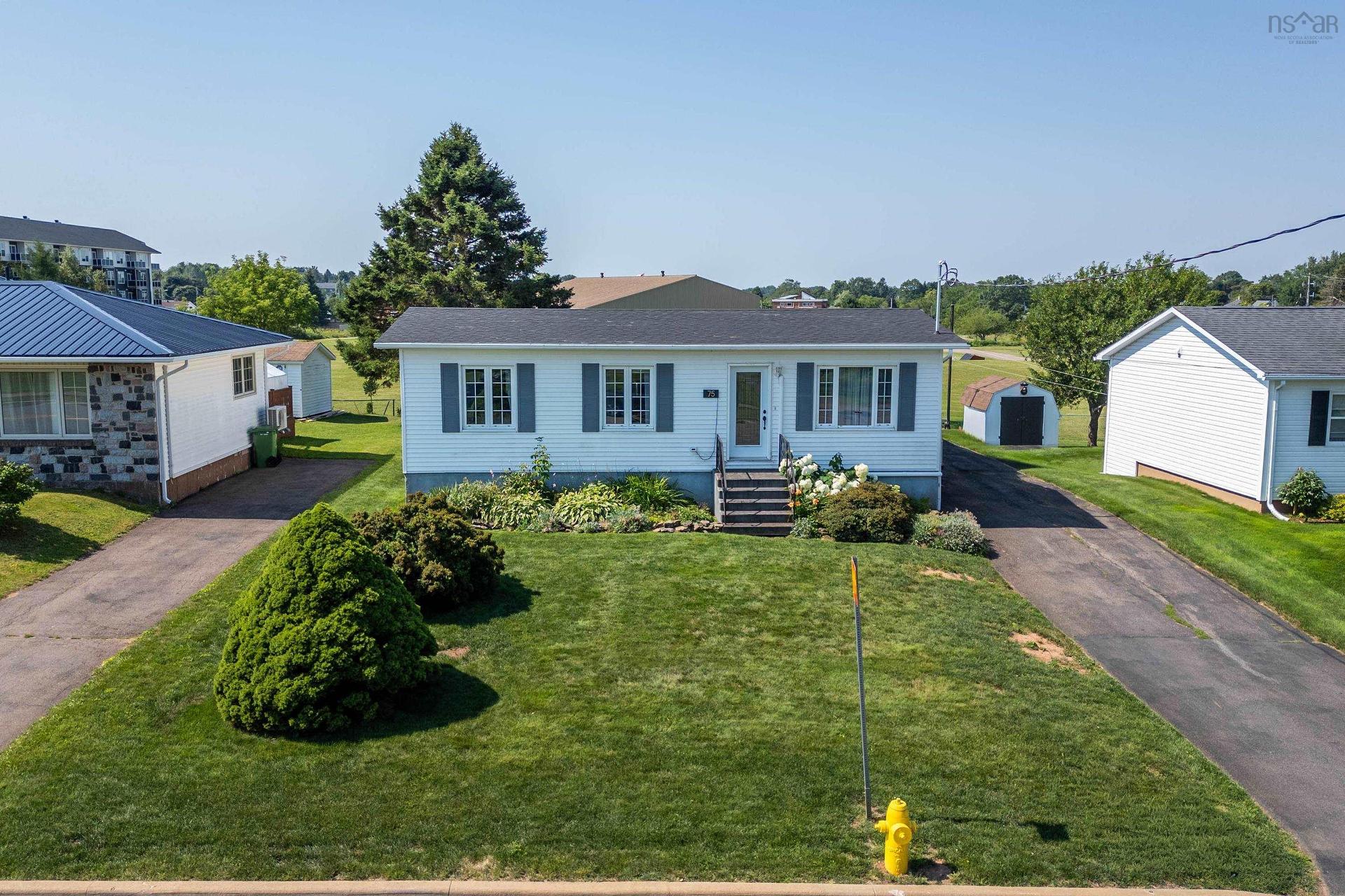 75 Willow Street, Amherst, NS - Outdoor With Facade