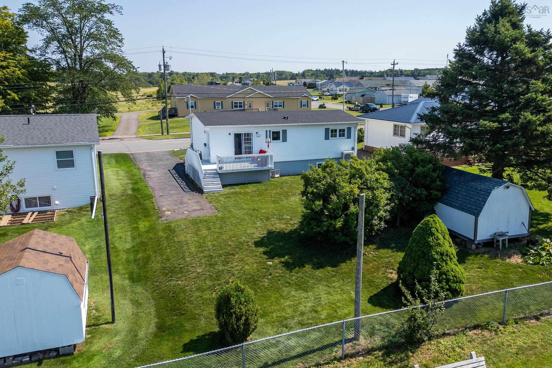 75 Willow Street, Amherst, NS - Outdoor