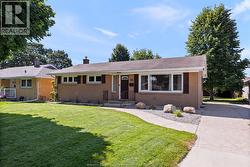12 GLADSTONE Leamington, ON N8H 2H5
