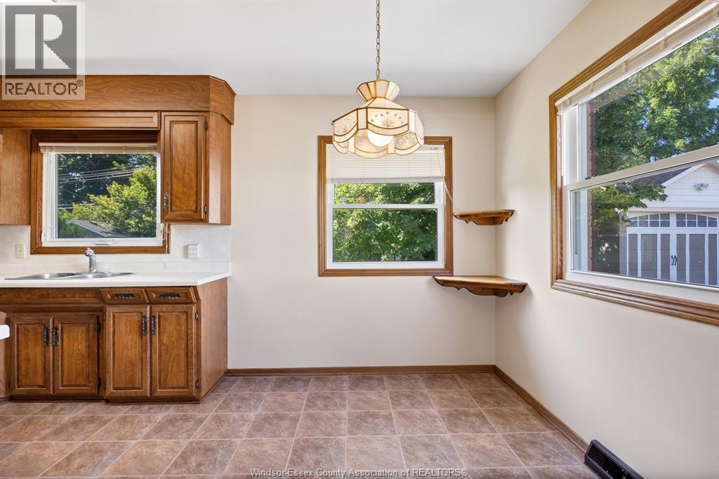 12 Gladstone, Leamington, ON - Indoor Photo Showing Other Room