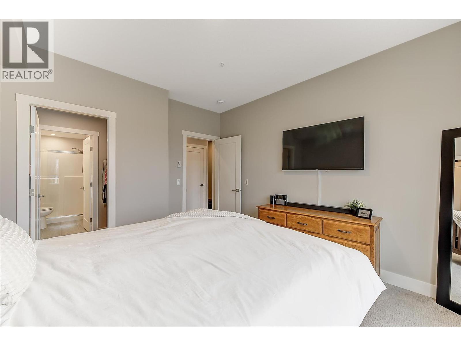 3090 Burtch Road Unit# 201, Kelowna, BC - With Deck Patio Veranda With Exterior