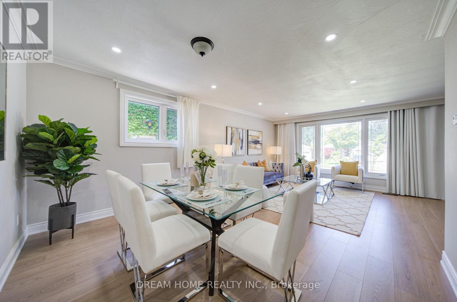 1323 Shamir Crescent, Mississauga, ON - Indoor Photo Showing Dining Room