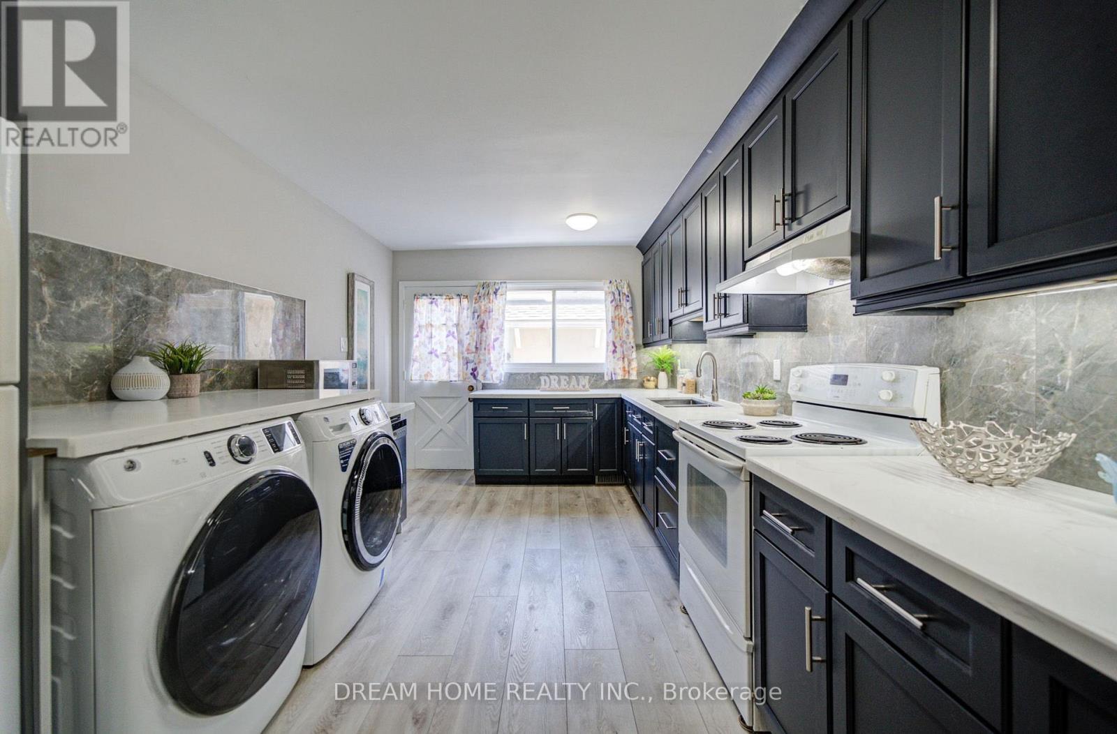 1323 Shamir Crescent, Mississauga, ON - Indoor Photo Showing Laundry Room