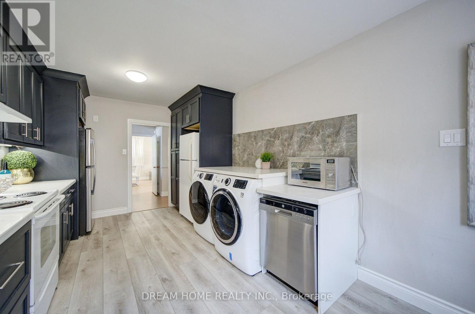 1323 Shamir Crescent, Mississauga, ON - Indoor Photo Showing Laundry Room