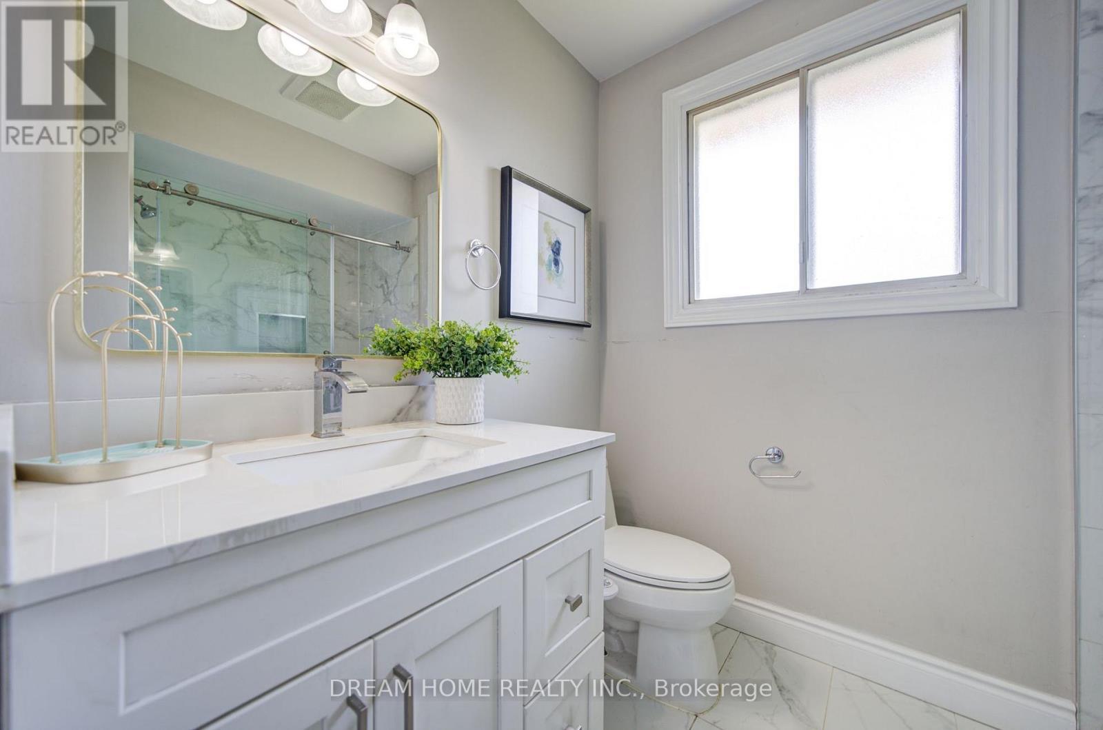 1323 Shamir Crescent, Mississauga, ON - Indoor Photo Showing Bathroom