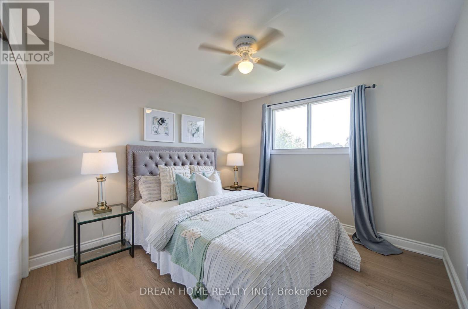 1323 Shamir Crescent, Mississauga, ON - Indoor Photo Showing Bedroom