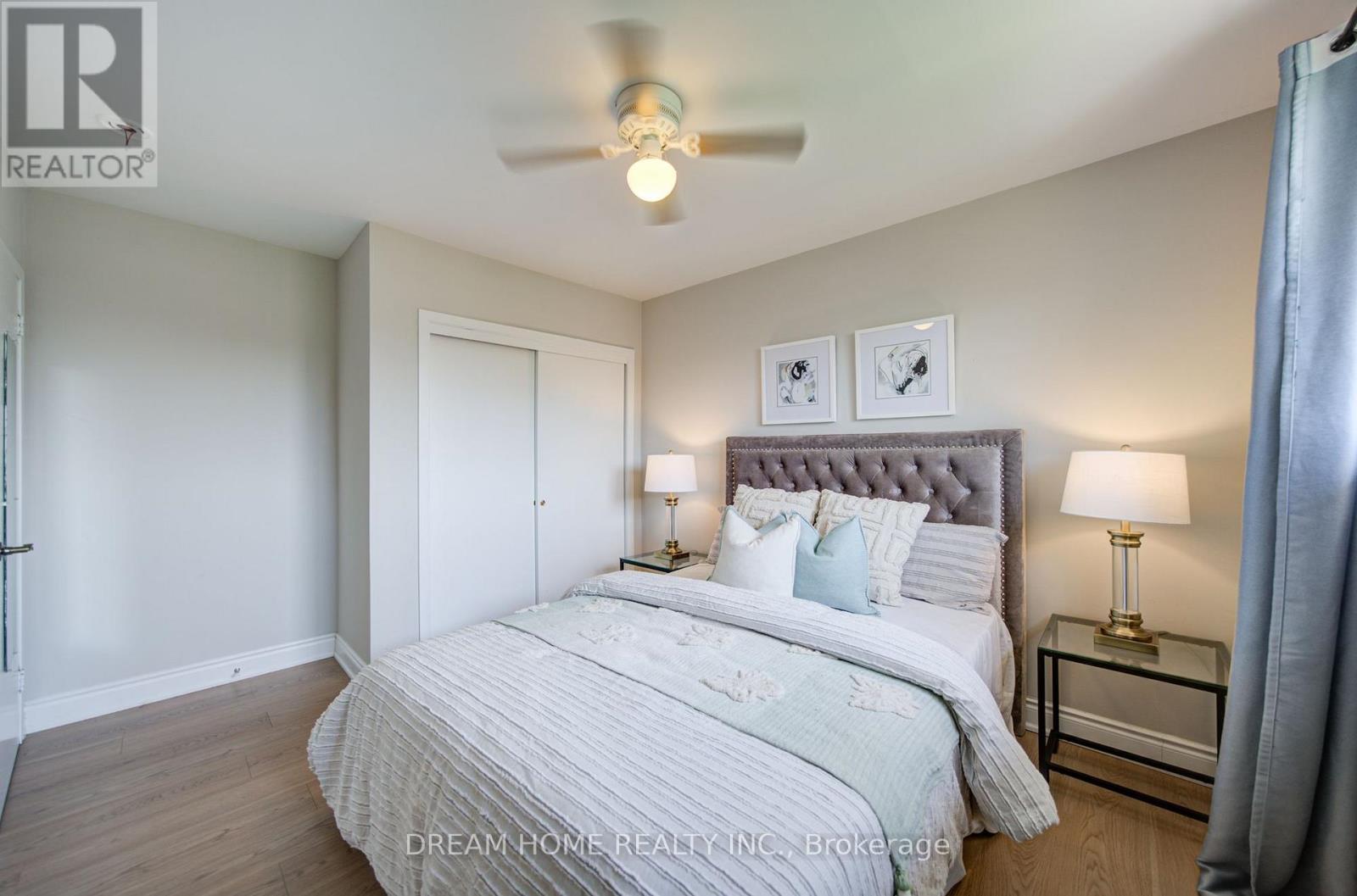 1323 Shamir Crescent, Mississauga, ON - Indoor Photo Showing Bedroom