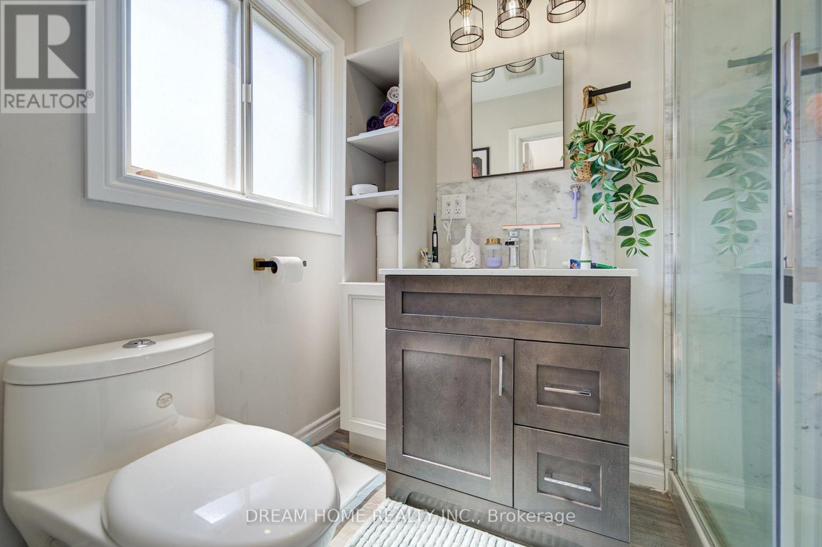 1323 Shamir Crescent, Mississauga, ON - Indoor Photo Showing Bathroom
