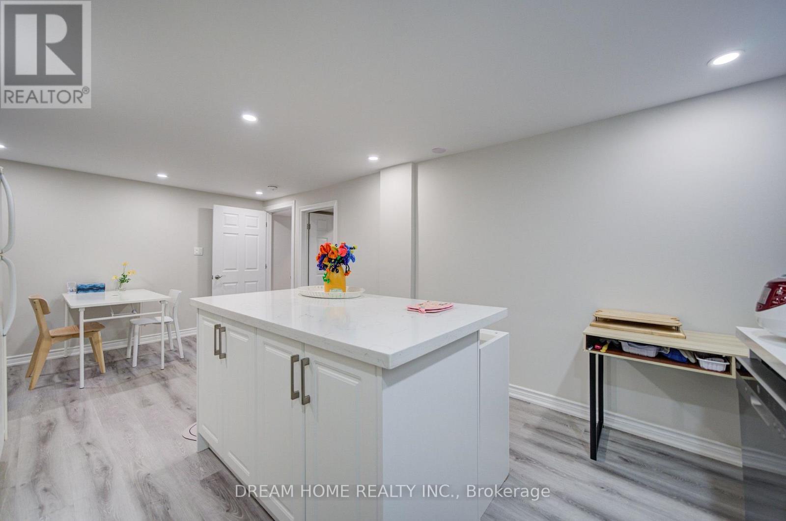 1323 Shamir Crescent, Mississauga, ON - Indoor