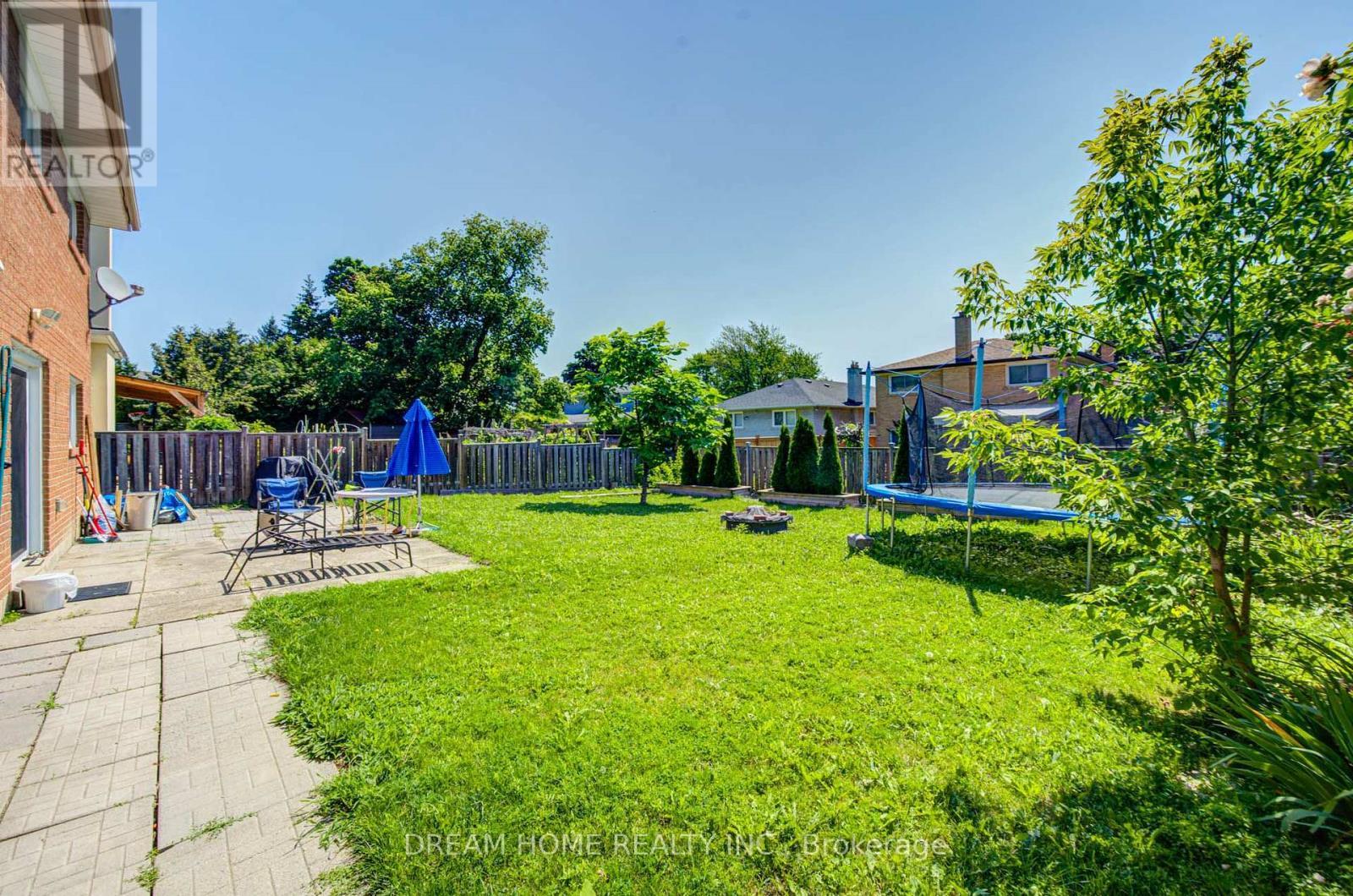 1323 Shamir Crescent, Mississauga, ON - Outdoor