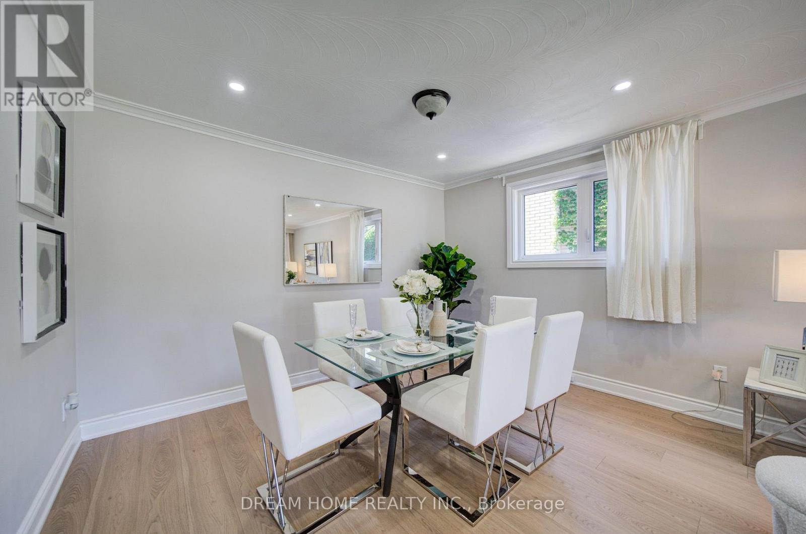 1323 Shamir Crescent, Mississauga, ON - Indoor Photo Showing Dining Room
