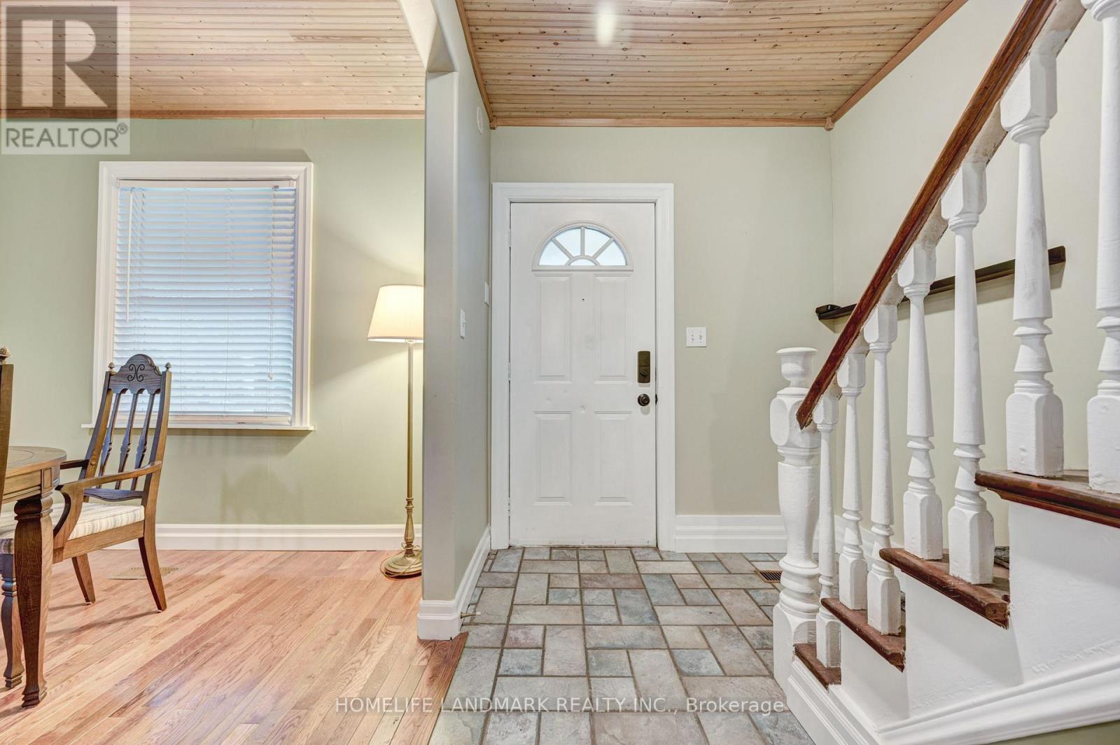 2174 New Street, Burlington, ON - Indoor Photo Showing Other Room