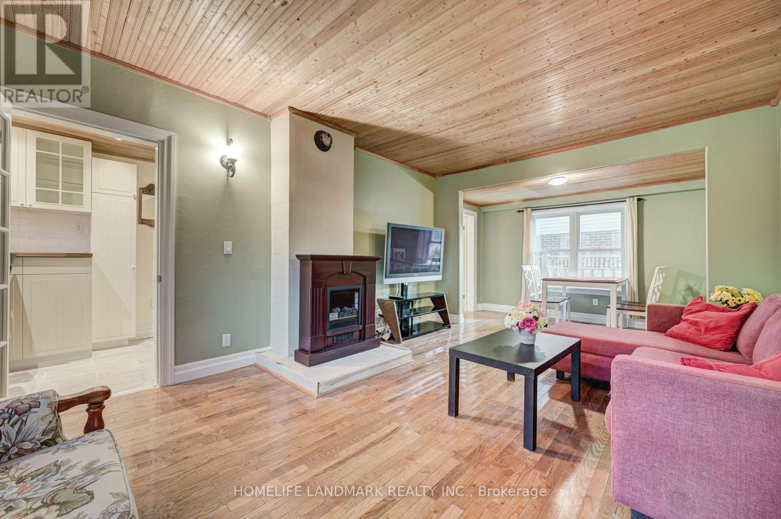 2174 New Street, Burlington, ON - Indoor Photo Showing Living Room With Fireplace