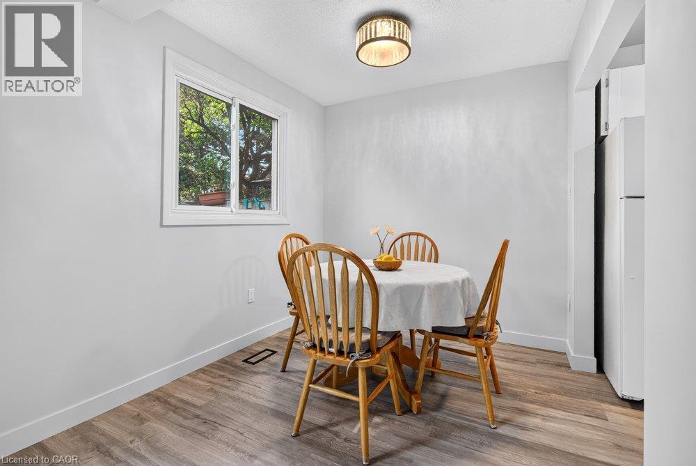 100 Quigley Road Unit# 85, Hamilton, ON - Indoor Photo Showing Dining Room