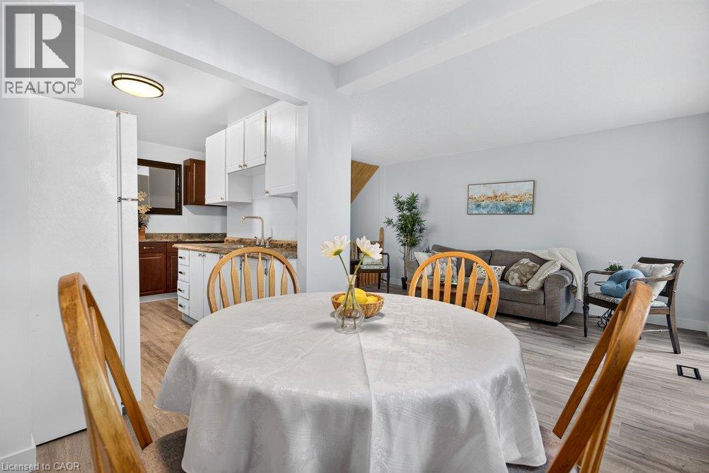 100 Quigley Road Unit# 85, Hamilton, ON - Indoor Photo Showing Dining Room