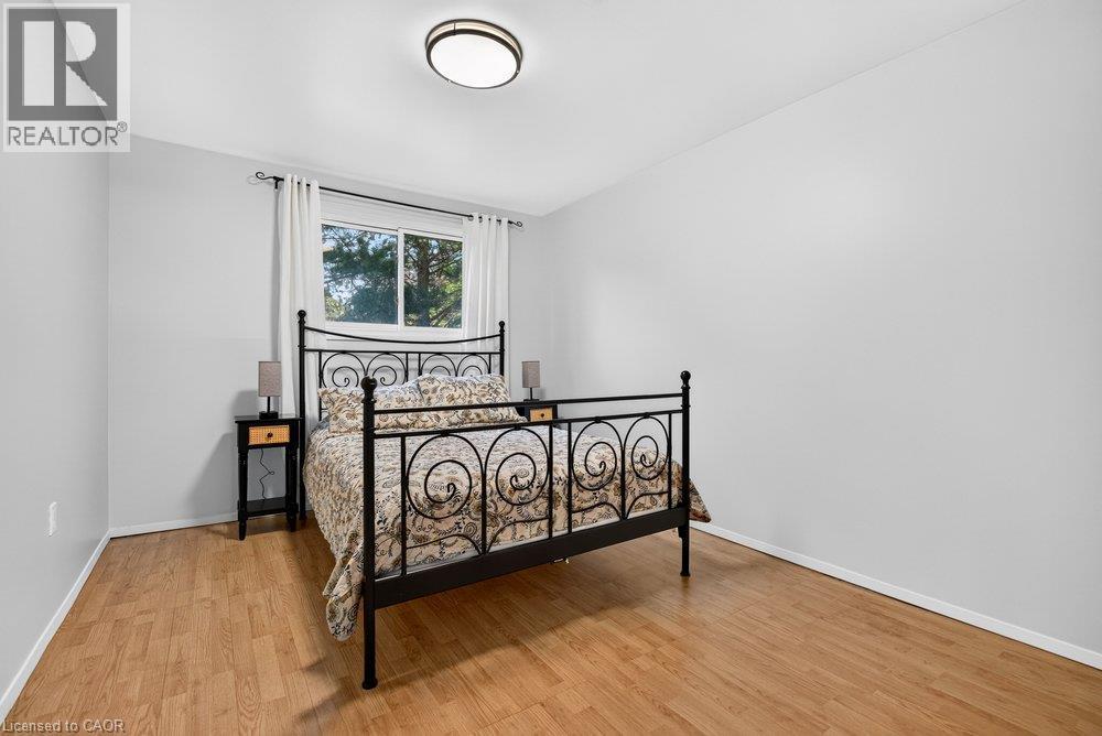 100 Quigley Road Unit# 85, Hamilton, ON - Indoor Photo Showing Bedroom