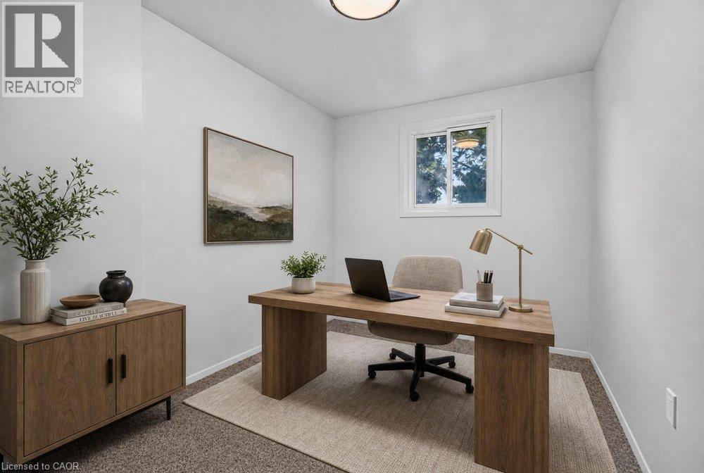 100 Quigley Road Unit# 85, Hamilton, ON - Indoor Photo Showing Office