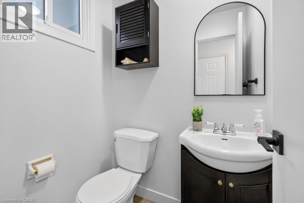 100 Quigley Road Unit# 85, Hamilton, ON - Indoor Photo Showing Bathroom