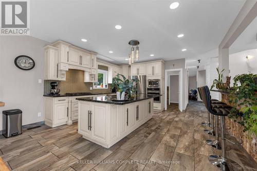 847 West 5Th Street, Hamilton, ON - Indoor Photo Showing Kitchen With Upgraded Kitchen