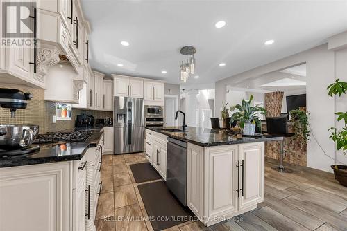 847 West 5Th Street, Hamilton, ON - Indoor Photo Showing Kitchen With Upgraded Kitchen