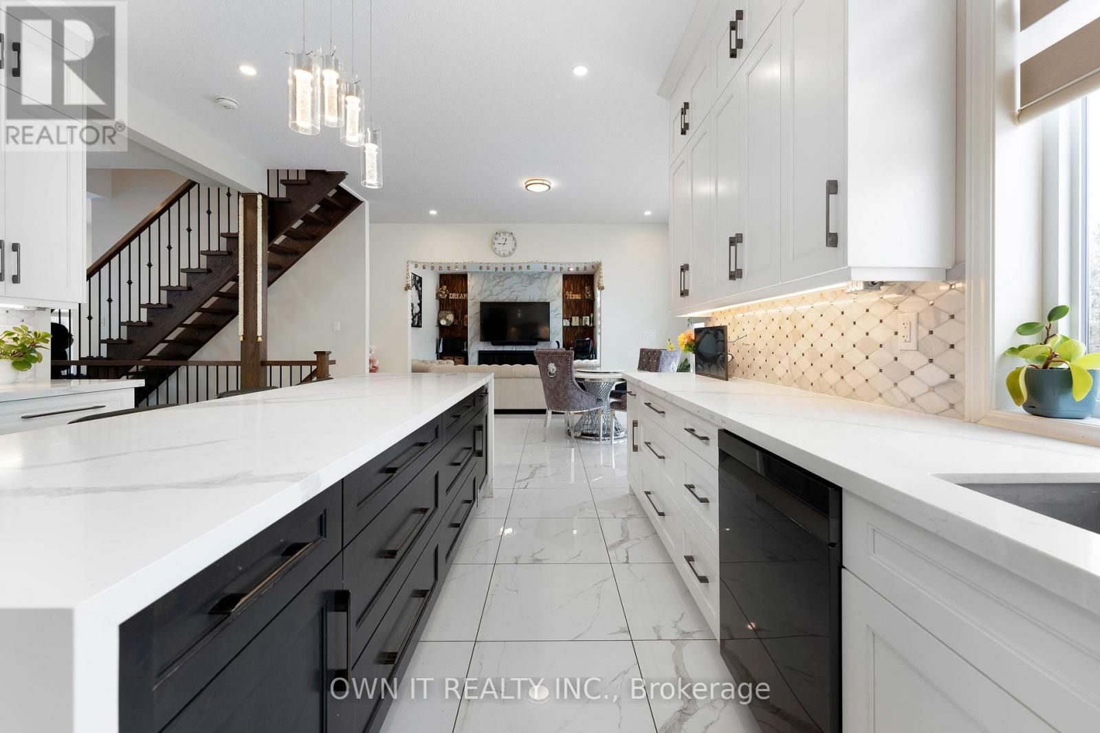 23 Yarl Place, Guelph/Eramosa, ON - Indoor Photo Showing Kitchen With Upgraded Kitchen
