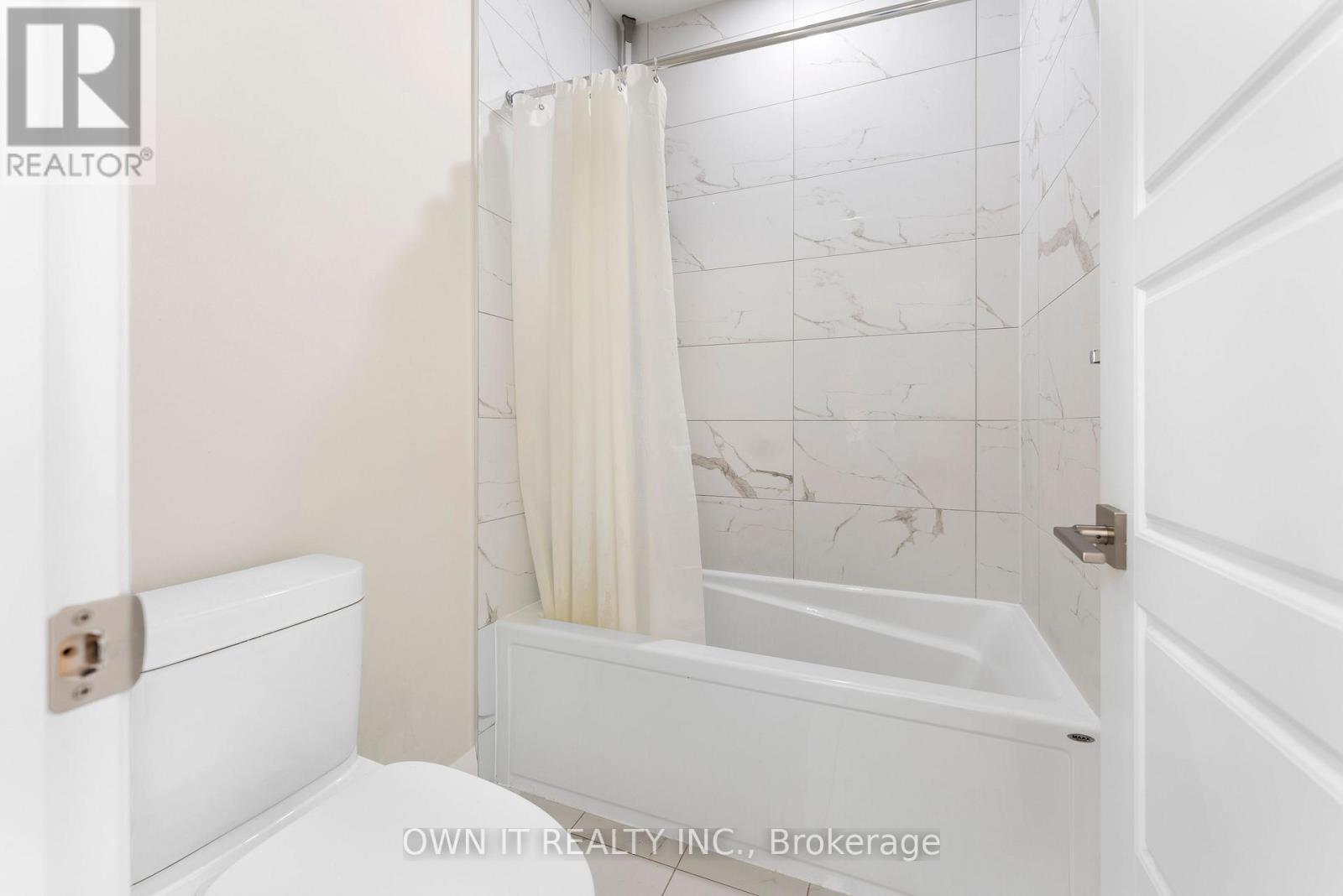 23 Yarl Place, Guelph/Eramosa, ON - Indoor Photo Showing Bathroom