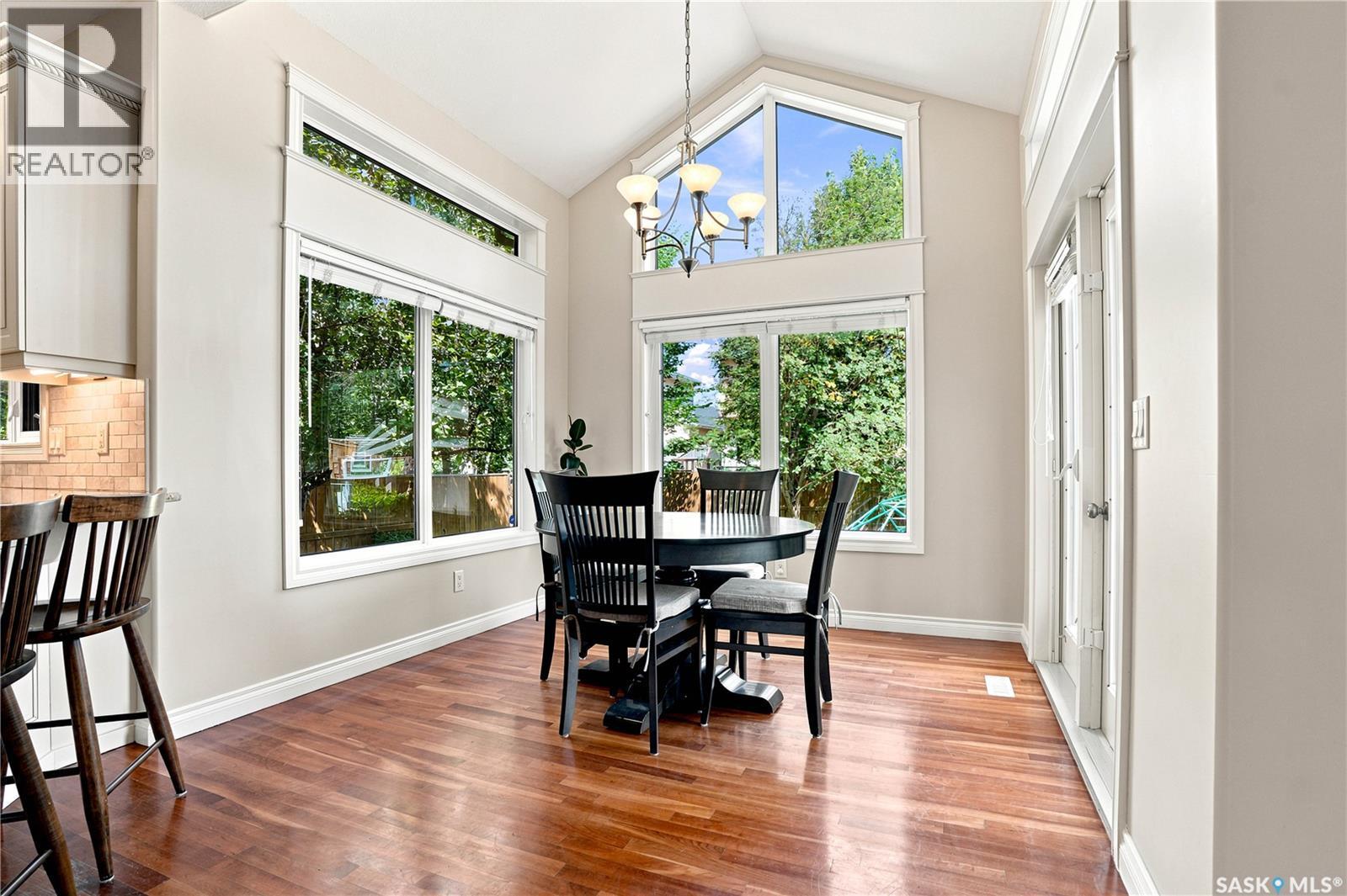 718 Brookhurst Lane, Saskatoon, SK - Indoor Photo Showing Dining Room