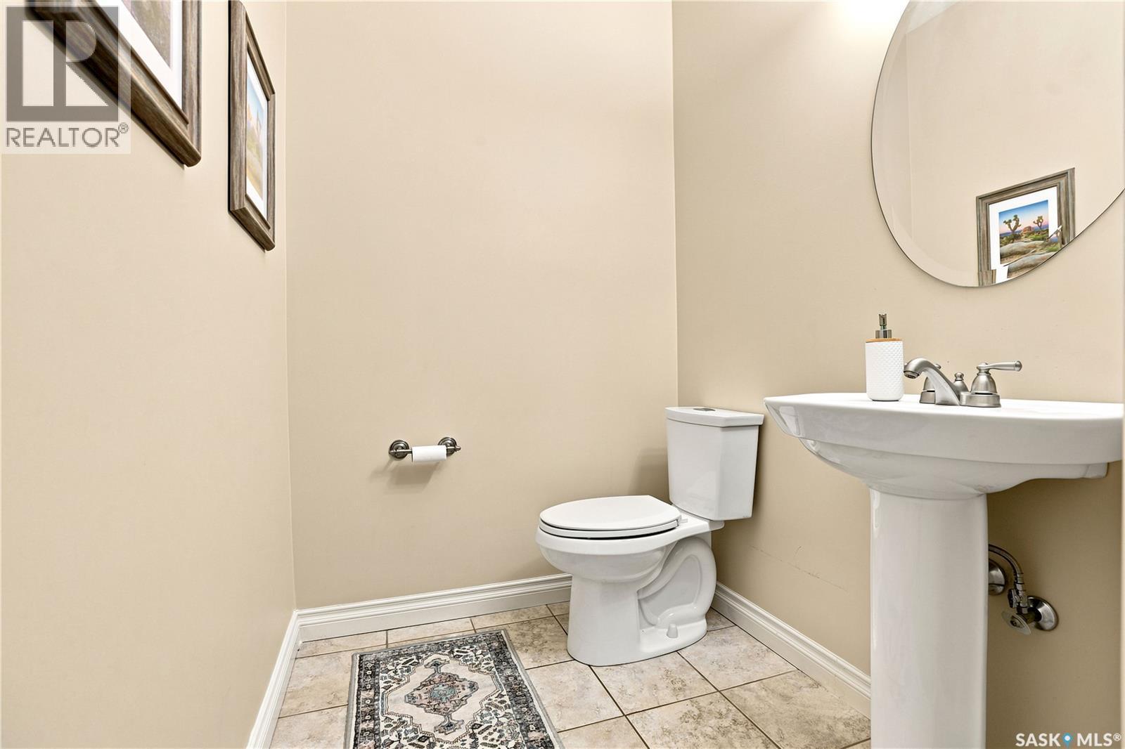 718 Brookhurst Lane, Saskatoon, SK - Indoor Photo Showing Bathroom