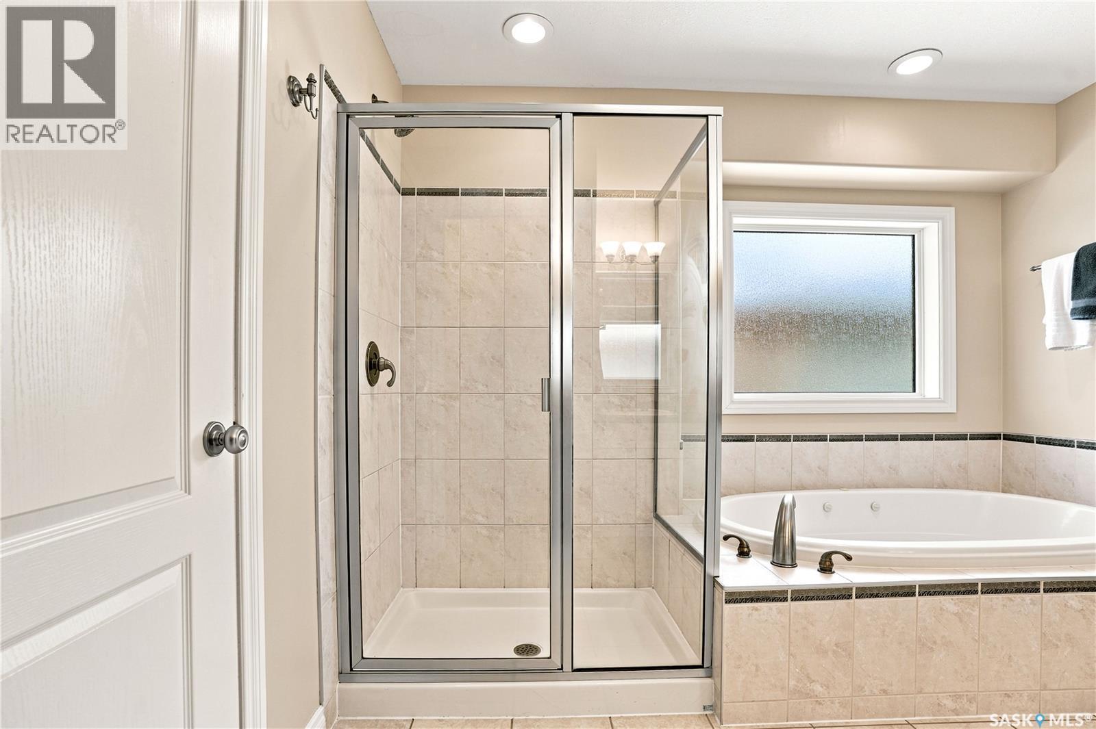 718 Brookhurst Lane, Saskatoon, SK - Indoor Photo Showing Bathroom