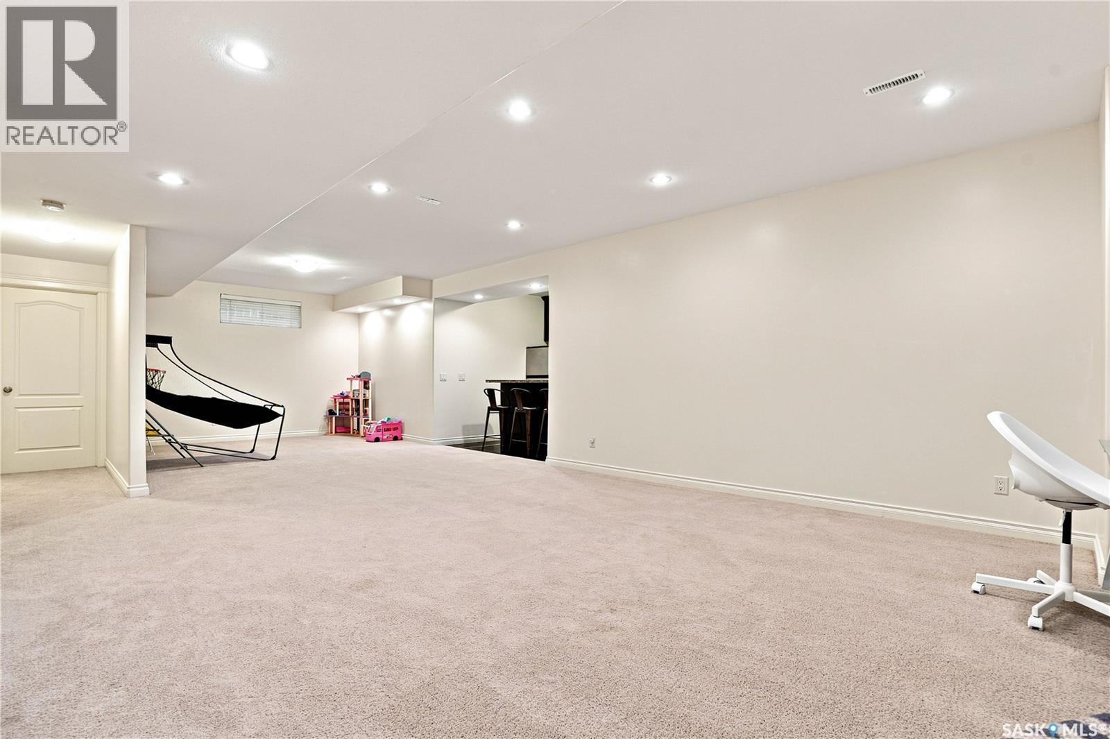 718 Brookhurst Lane, Saskatoon, SK - Indoor