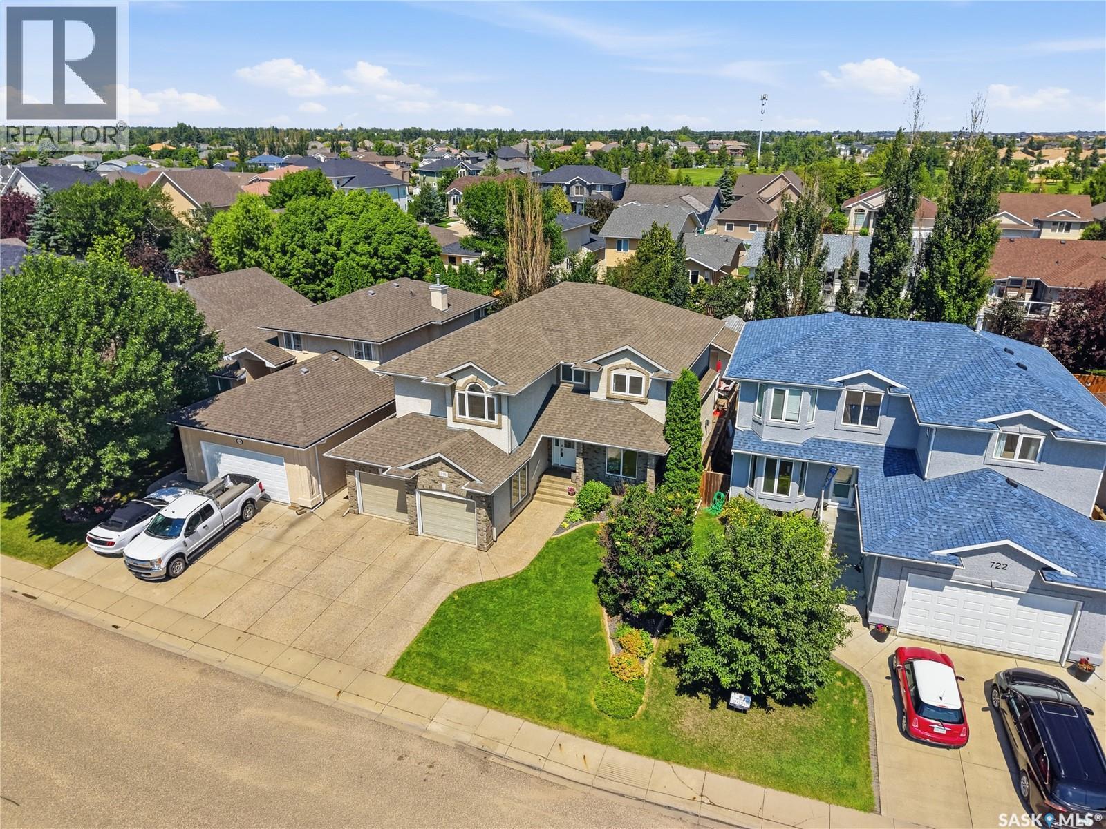 718 Brookhurst Lane, Saskatoon, SK - Outdoor