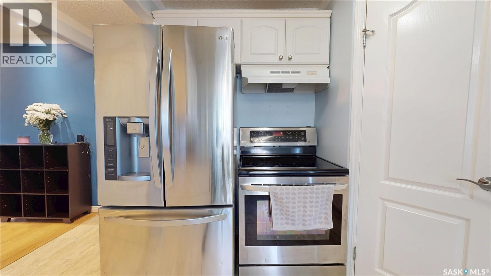 2700 Mcara Street, Regina, SK - Indoor Photo Showing Kitchen