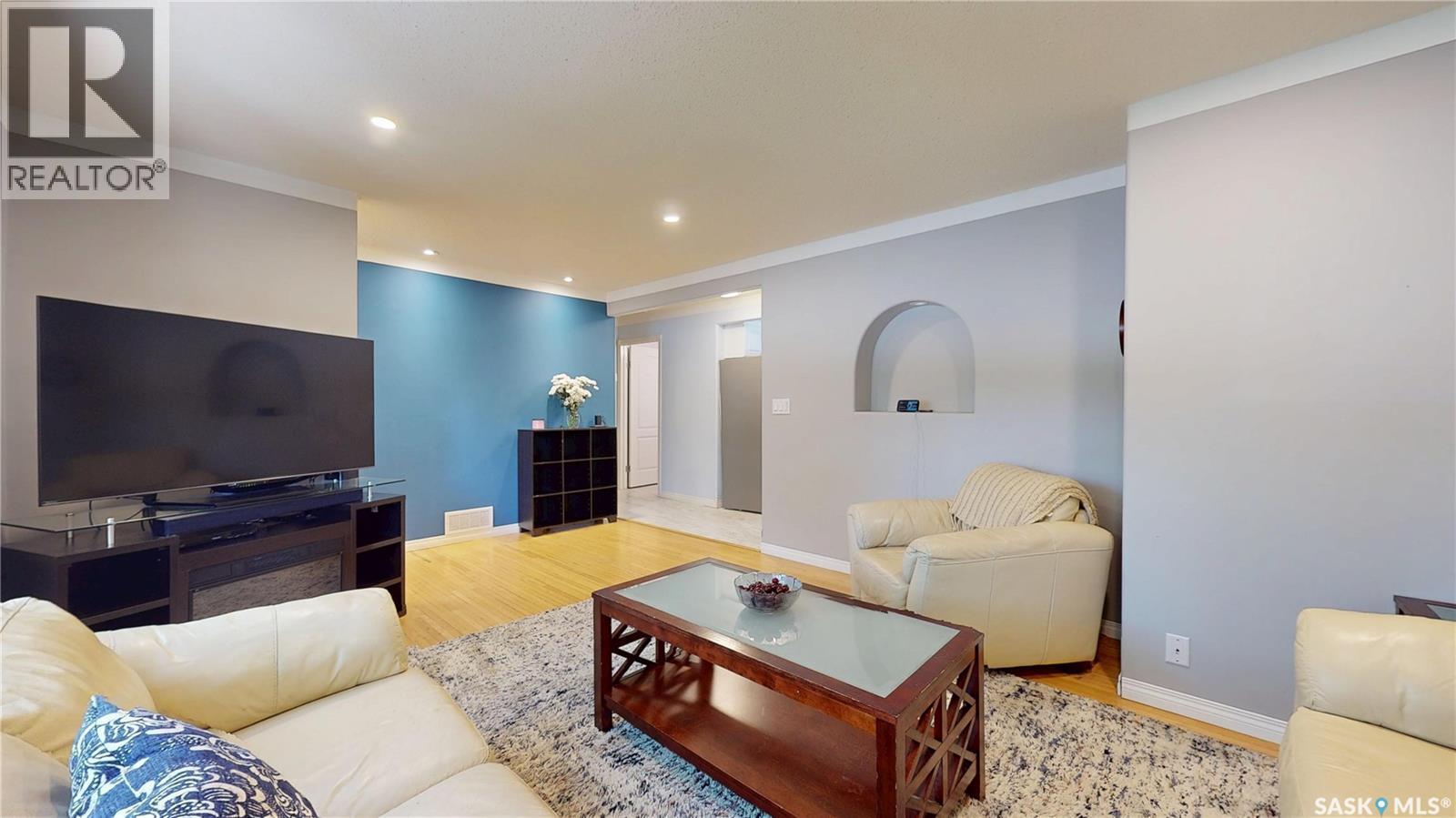 2700 Mcara Street, Regina, SK - Indoor Photo Showing Living Room