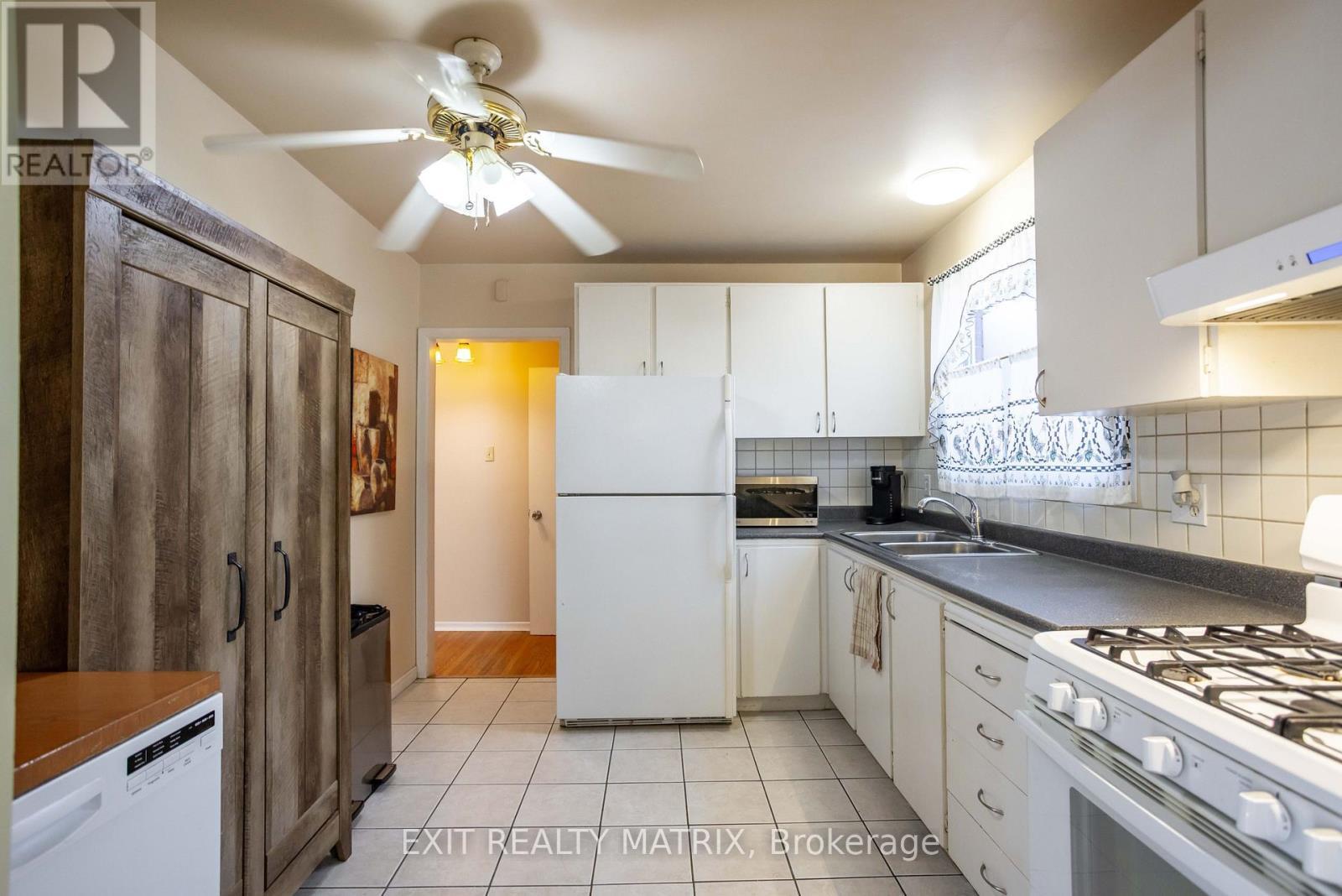 2064 St Laurent Boulevard, Ottawa, ON - Indoor Photo Showing Kitchen With Double Sink