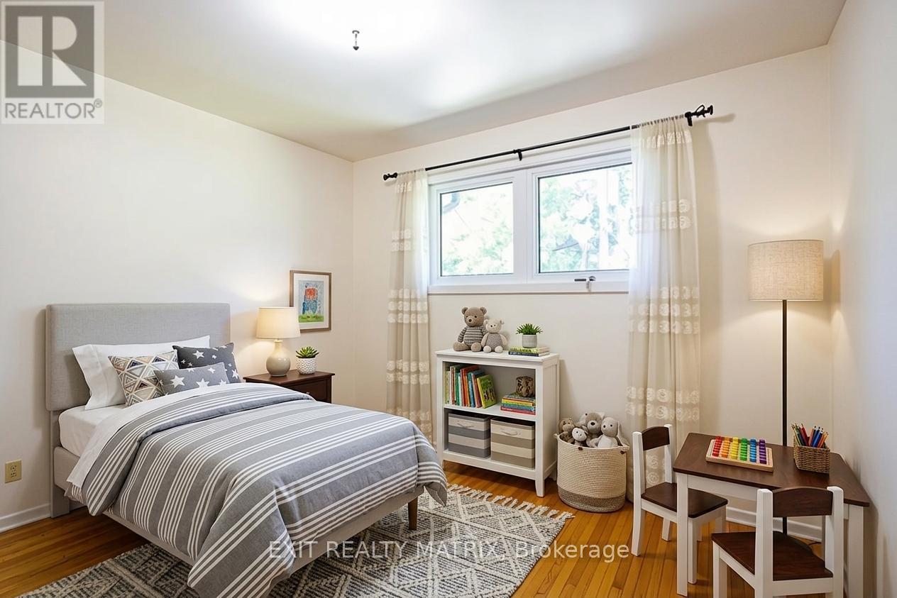 2064 St Laurent Boulevard, Ottawa, ON - Indoor Photo Showing Bedroom