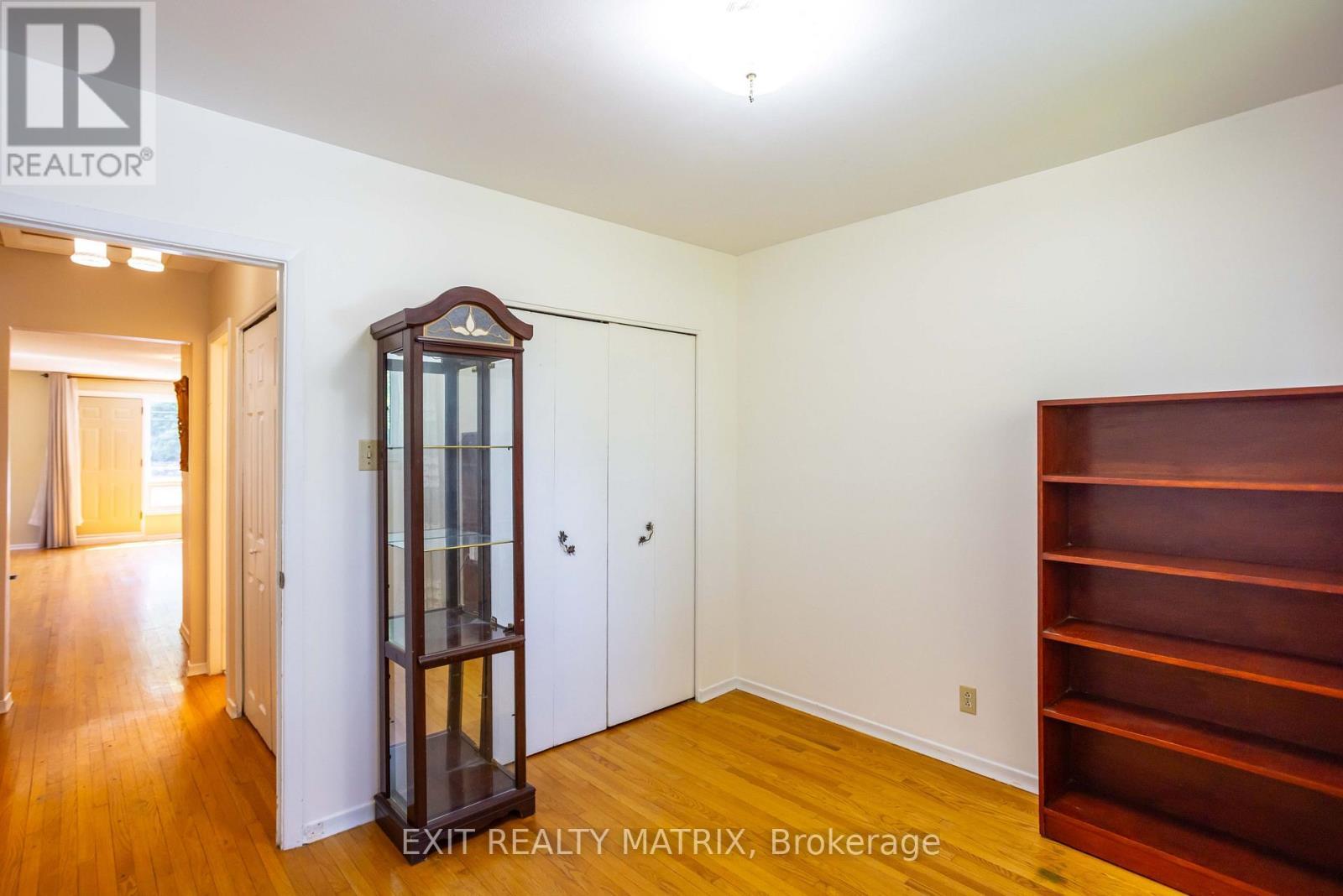 2064 St Laurent Boulevard, Ottawa, ON - Indoor Photo Showing Other Room