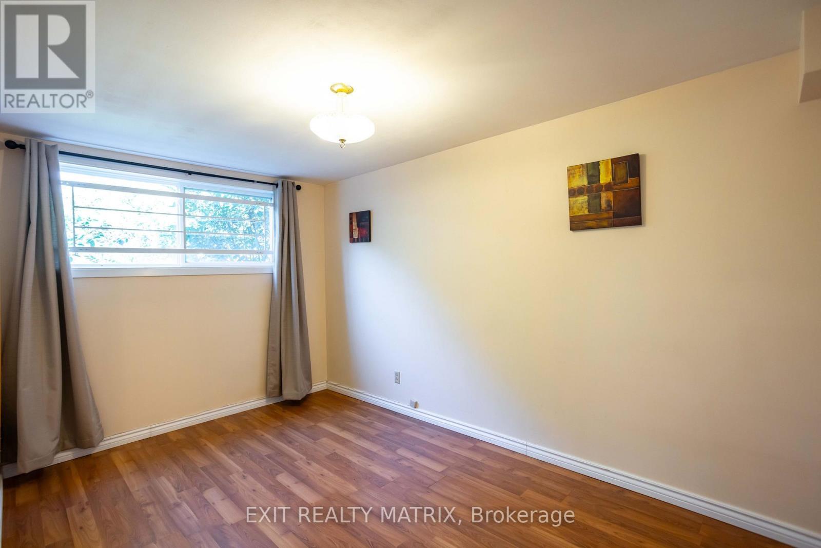 2064 St Laurent Boulevard, Ottawa, ON - Indoor Photo Showing Other Room