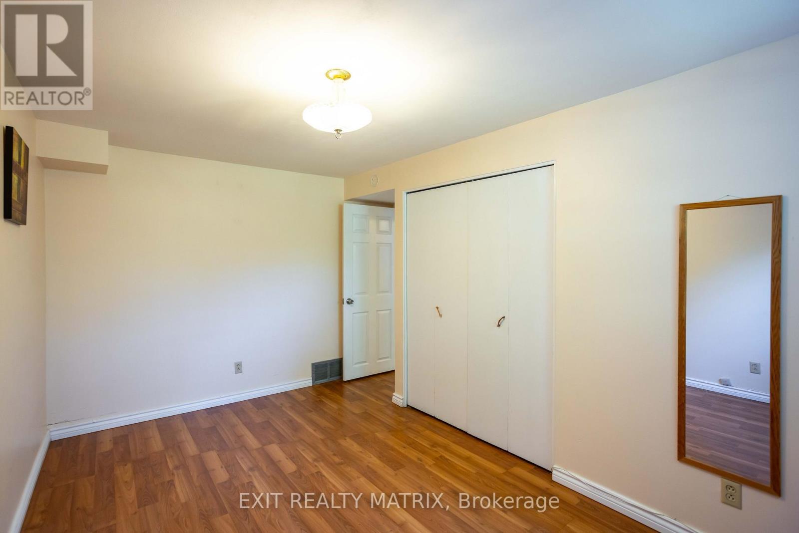 2064 St Laurent Boulevard, Ottawa, ON - Indoor Photo Showing Other Room
