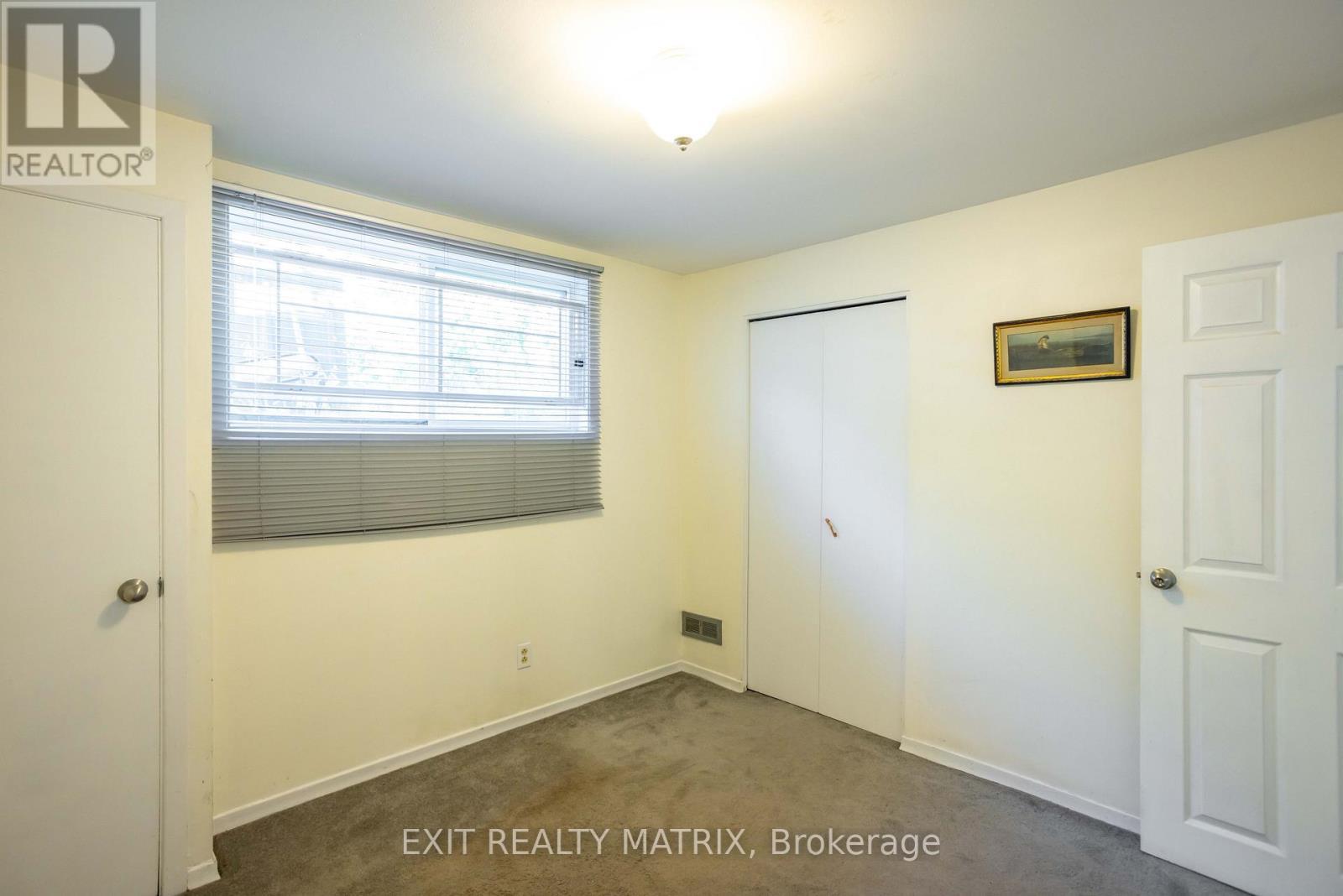 2064 St Laurent Boulevard, Ottawa, ON - Indoor Photo Showing Other Room