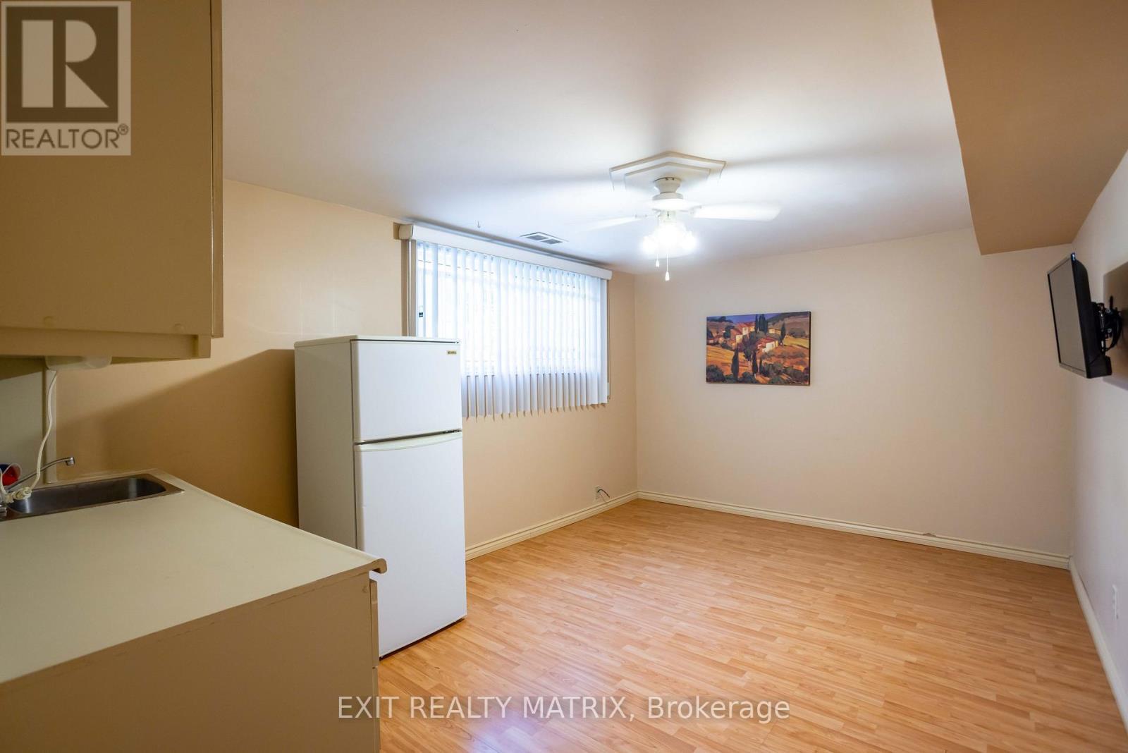 2064 St Laurent Boulevard, Ottawa, ON - Indoor Photo Showing Other Room